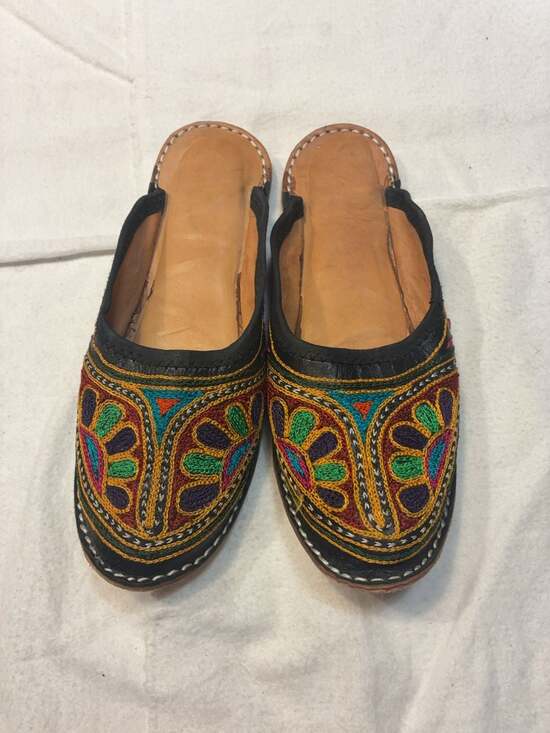 Unbranded Shoes - Handcrafted Embroidered Leather Mule Slides Size 8